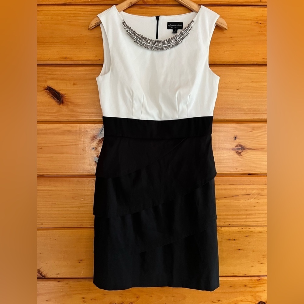 Chic Beaded Color Block Tiered Sheath Midi Dress Ivory/Black 10